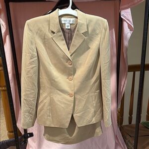 Jones New York Suit 100% Silk 2-pc Blazer and Skirt